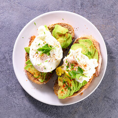 sandwich- bread with avocado and poached egg