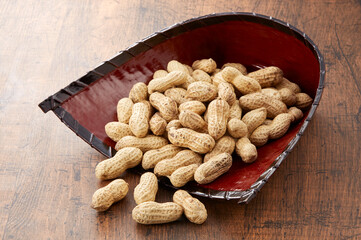 殻付きピーナッツ　落花生　箕　千葉半立