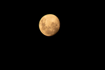 lua amarela
