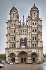 Fototapeta na wymiar Saint Michel Church, Dijon, France