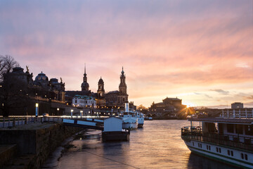 Fototapeta premium Abendstimmung in Elbflorenz Dresden