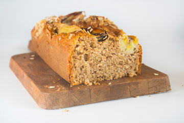 Banana bread with oats