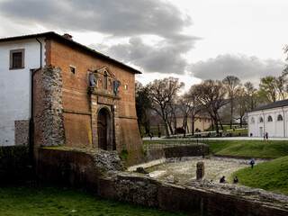 Fototapeta na wymiar Vecchia Porta San Donato Lucca