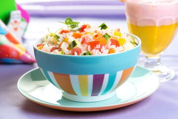 Arroz colorido com legumes comida pra criança