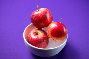 red apples in a bowl