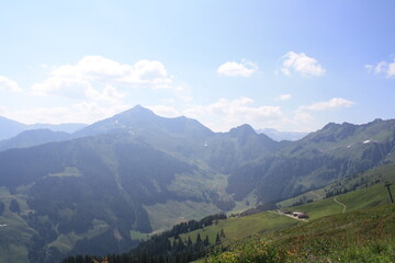 Fototapeta premium Trekking por los montes de Alpbach. Austria.