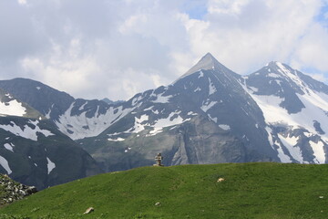 Fototapeta na wymiar Carretera alpina del Grossglockner. Austria.