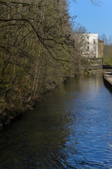 Fototapeta na wymiar Embouchure, chemin de randonnée, rivière, L’Orge, Athis Mons, Essonne, 91