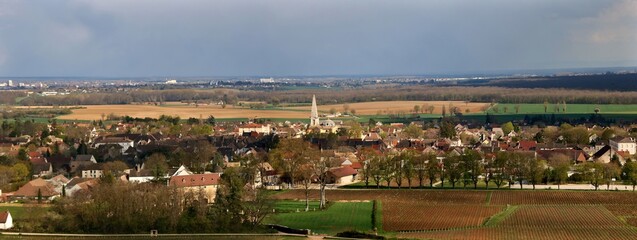 Panorama du village de Givry en Bourgogne.