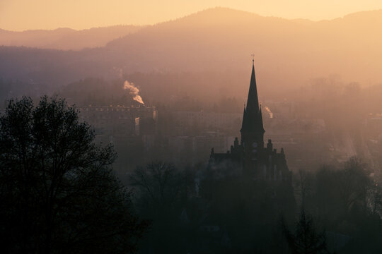 Rabka Zdr&oacute;j o wschodzie słońca