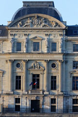 The building of Commercial Court of Paris was built in 1860-1865 .