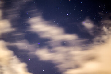Fototapeta premium Estrelas entre nuvens
