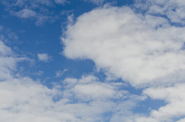 Obraz premium Blue sky with white clouds in spring.