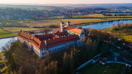 Klasztor w Tyńcu przy zachodzącym słońcu