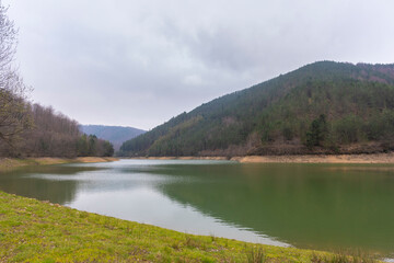 Embalse de Urdalur (Navarra y Guipuzcoa - España).