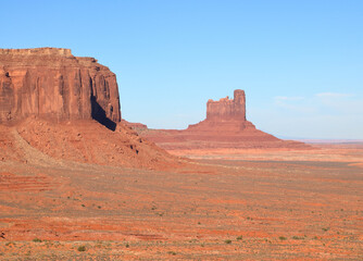 Fototapeta na wymiar Stagecoach Butte at Monument Valley, Arizona