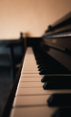 A close up of a piano