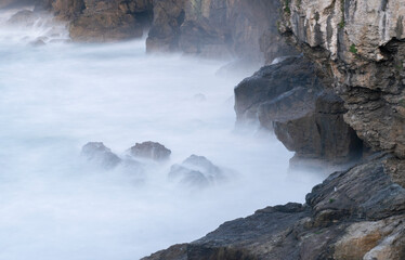 Fototapeta na wymiar wild waves in the coast of Lekeitio, Basque country