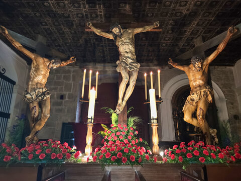 Cristo de Las Mercedes, obra de Pompeyo Leoni hacia 1550 - 1600 con los dos ladrones copia en escayola 1965, de Gregorio Fern&aacute;ndez 1617