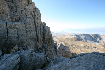 montagna italiana abruzzo gran sasso veduta sentieri lago 