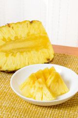 カットフルーツ　パイナップル