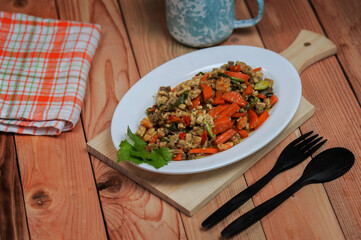 Tumis Tempe, this food is a traditional food from Java, made from tempeh, chilies, carrots, bananas with a spicy taste