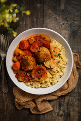 couscous végétarien aux légumes et boulettes végétales