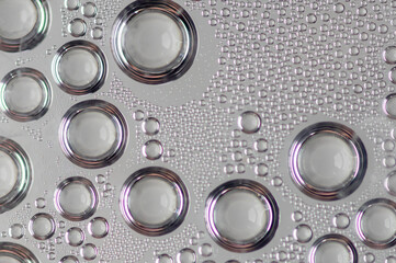 krople wody na szklanym tle jako wzór