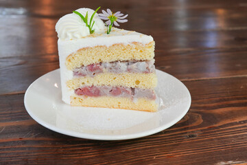 Fresh milk cake filled with banana