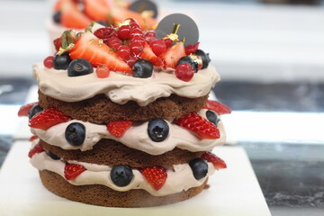 cake with strawberries