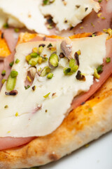 Pizza con Mortadella IV