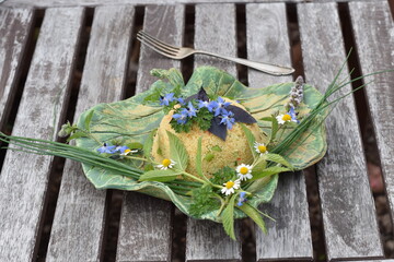 Cous Cous Salat mit eßbaren Blüten