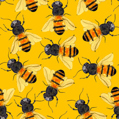 Honey bees on yellow background watercolor seamless pattern. Template for decorating designs and illustrations.
