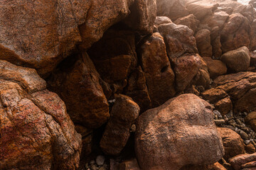Naklejka premium Kamienne piękne tło, naturalna skalna tekstura.