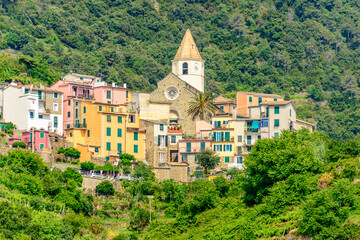 Fototapeta na wymiar Beautiful town Corniglia in Cinque Terre, Italy
