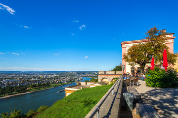 Fototapeta na wymiar Festung Ehrenbreitstein mit Blick über den Rhein, Koblenz, Deutschland 