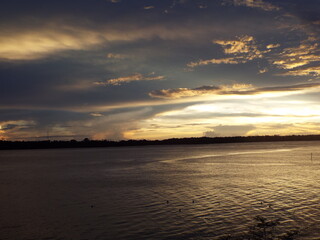 Céu e rio Marajó