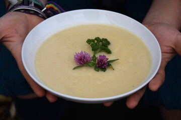 Quittensuppe mit Sellerie und Kartoffeln