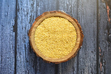 Raw dried broken wheat cereal grains