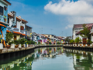 Melaka River was once dubbed the ‘Venice of the East’ by European seafarers. The houses next to the river are full of colorful and artistic paintings...