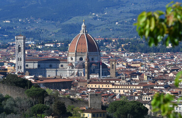 Obraz premium Beautiful view of the Cathedral of Santa Maria del Fiore in Florence in spring. Italy