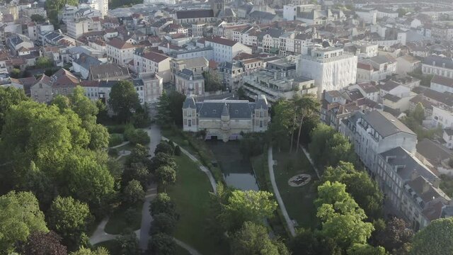 CHALON EN CHAMPAGNE -  CHATEAU -  FLAT