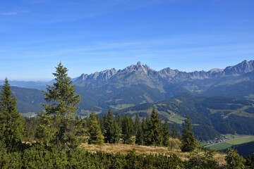 Fototapeta na wymiar Blick vom Rossbrand auf das Dachsteingebirge