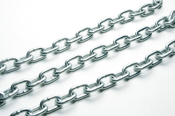 Fototapeta premium silver chain on white background