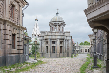 Obraz premium The streets of the abandoned uninhabitable city