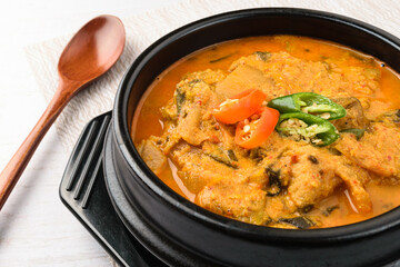 Bean tofu stew with vegetables and meat