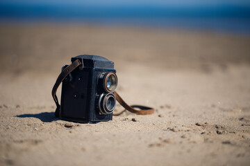 old camera and the sea, Vintage Camera On The Beach