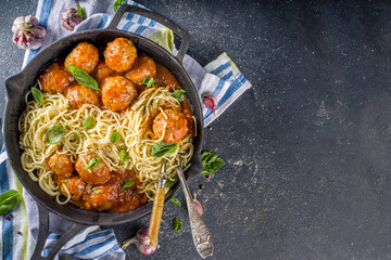  Meatballs and spaghetti