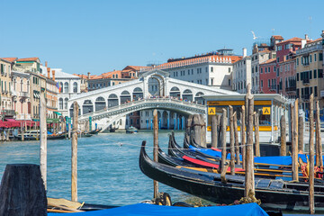 discovery of the city of Venice and its small canals and romantic alleys - obrazy, fototapety, plakaty