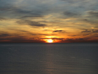 Amanecer nublado en Port Saplaya, Valencia.